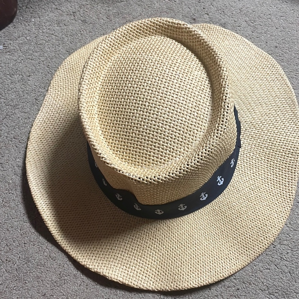 Straw hat size small to medium